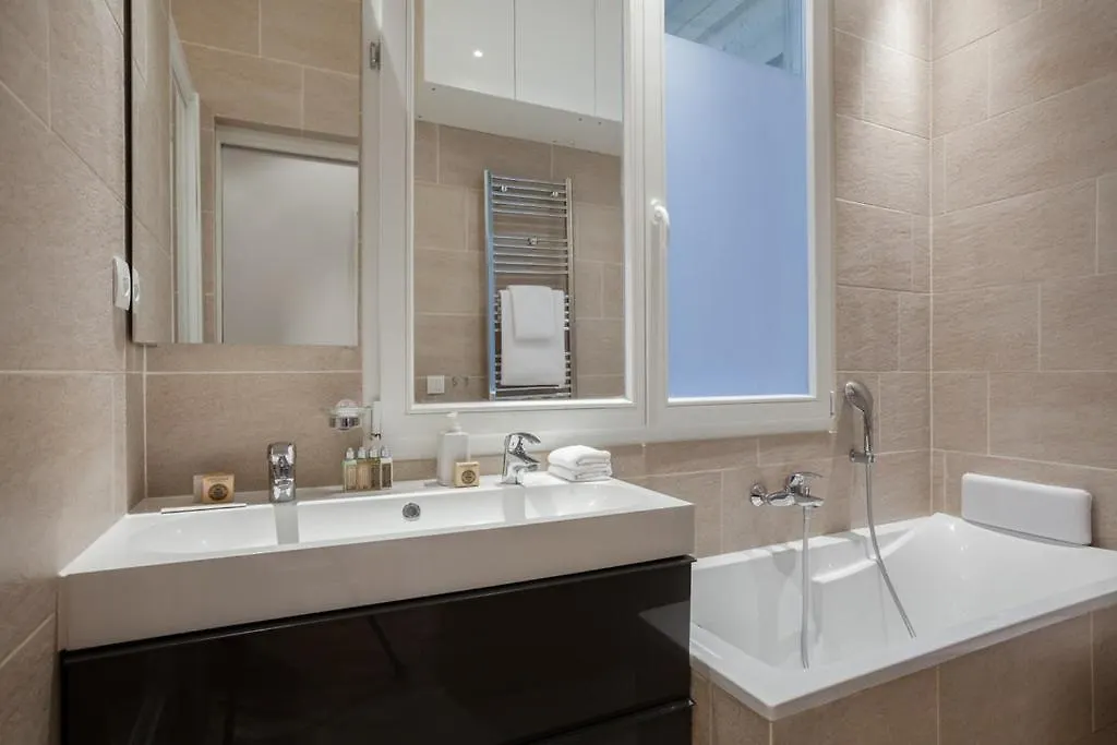 Rue D'edimbourg Apartment